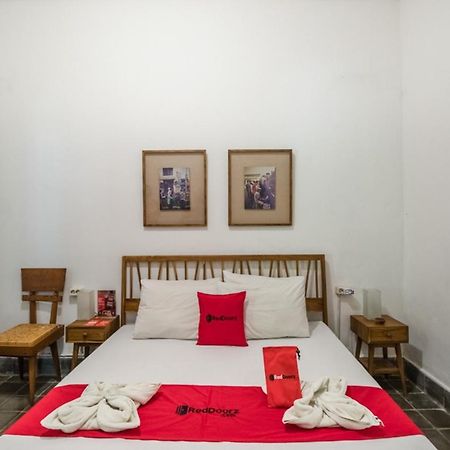 Reddoorz Hostel @ Kotagede Yogyakarta Exterior photo
