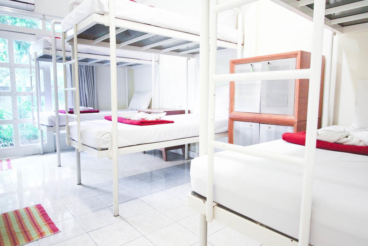 Reddoorz Hostel @ Kotagede Yogyakarta Exterior photo