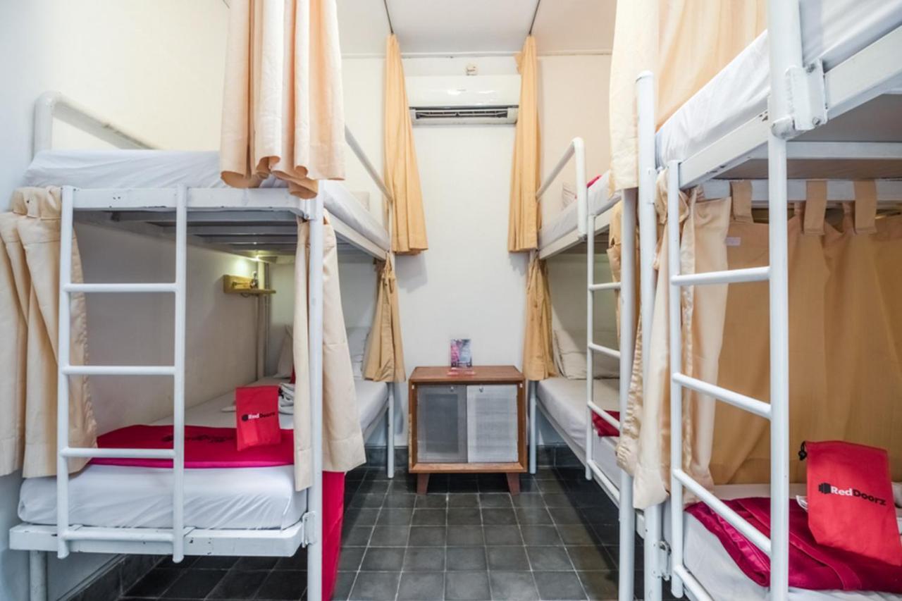 Reddoorz Hostel @ Kotagede Yogyakarta Exterior photo