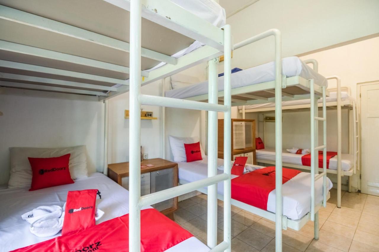 Reddoorz Hostel @ Kotagede Yogyakarta Exterior photo